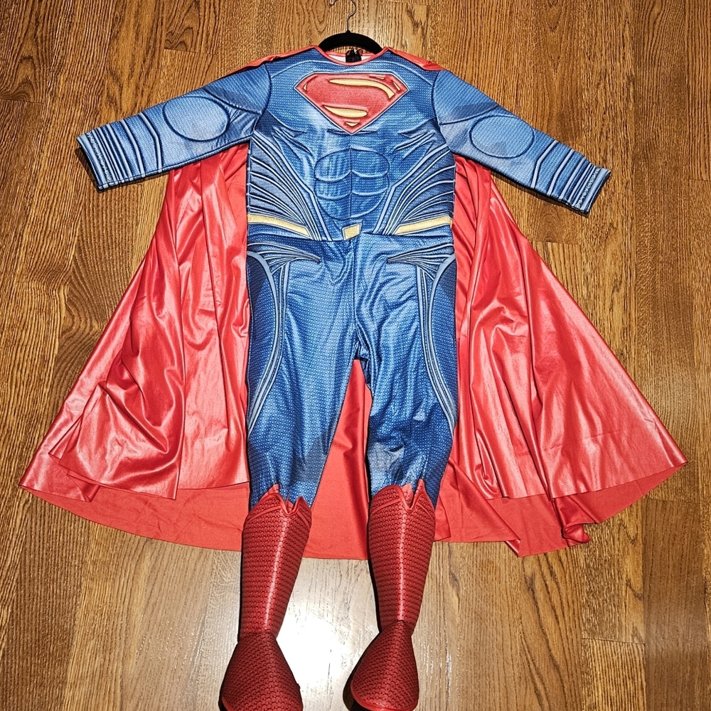Chasing Fireflies Ultimate Superman Dawn of Justice costume - like new!